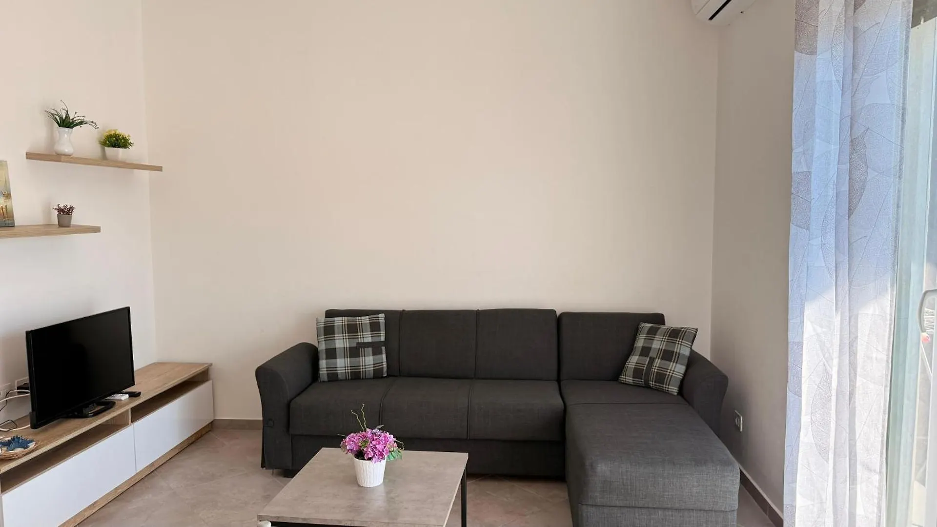 Vala Mar Apartments By Four C Hamallaj 0*,  Albania