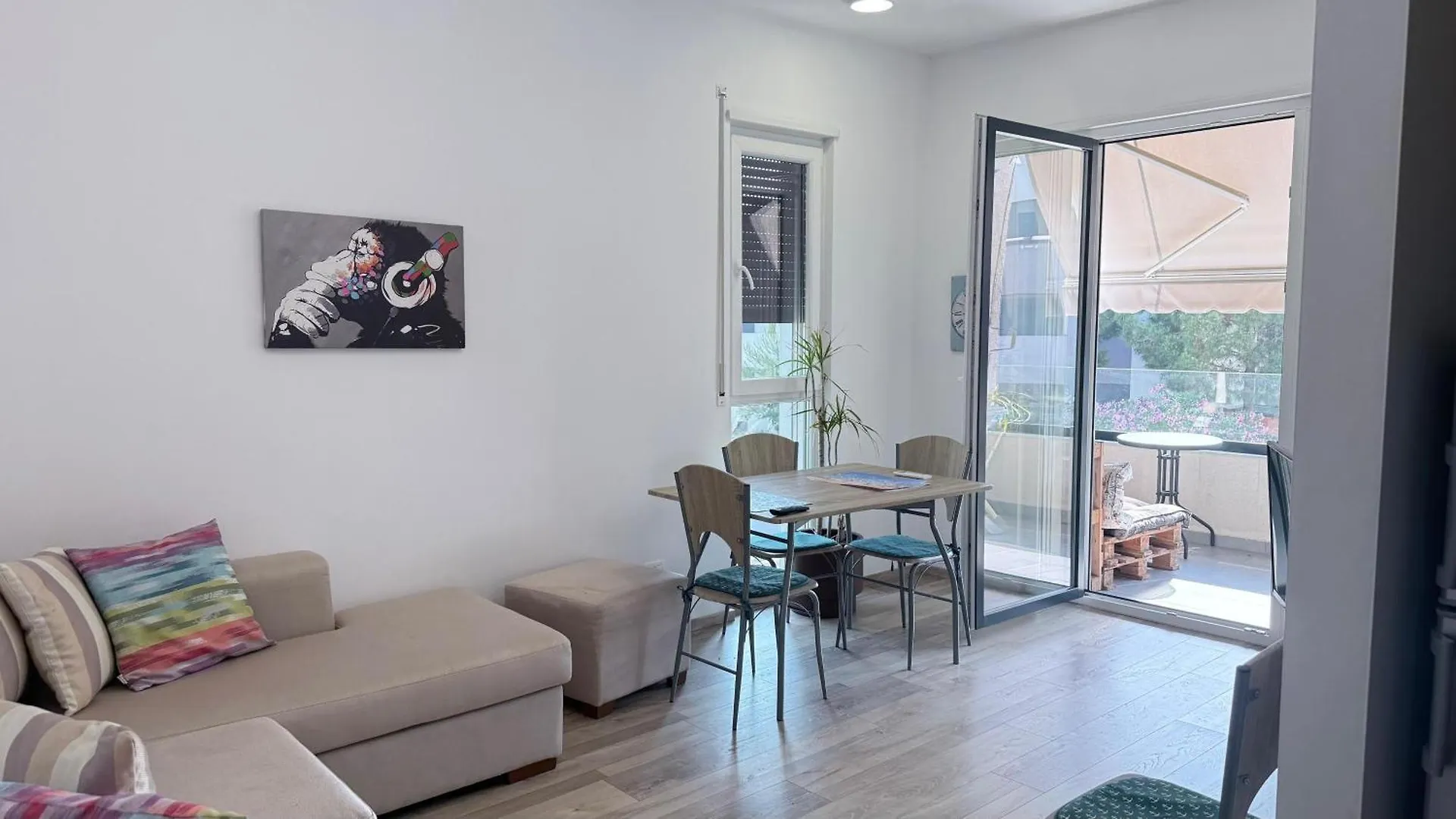 Vala Mar Apartments By Four C Hamallaj Albania